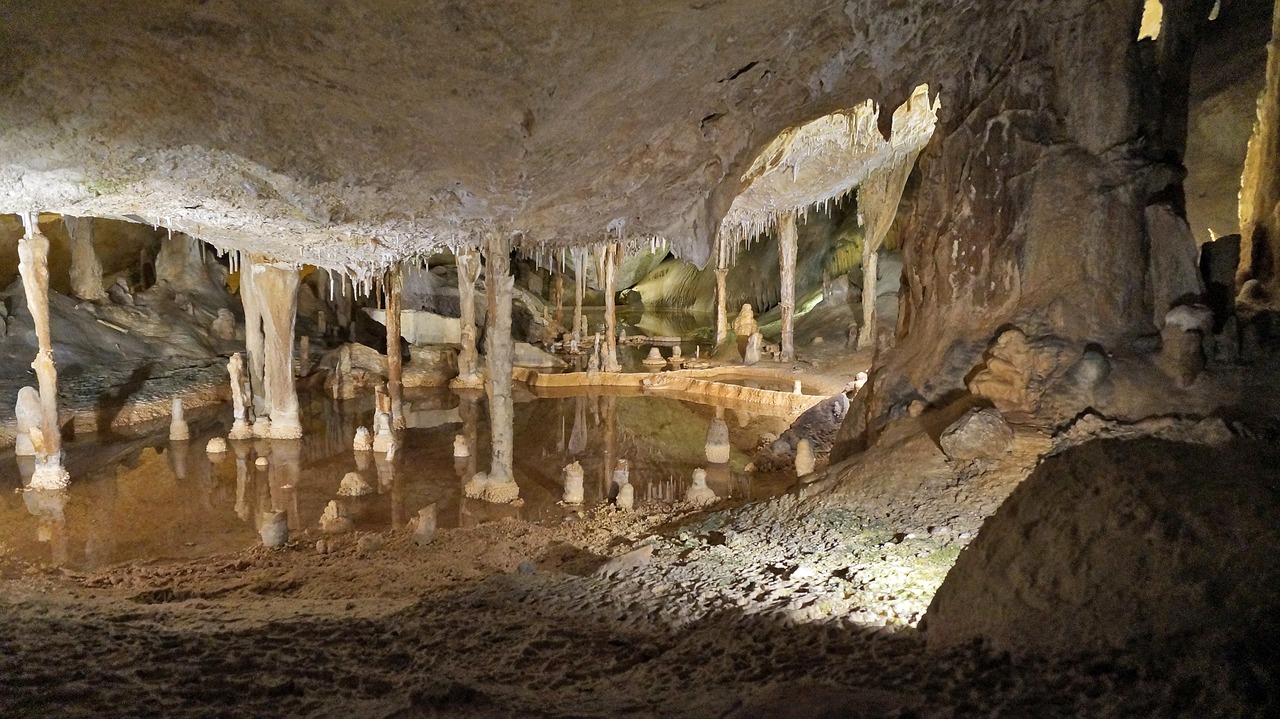 Cana Marca Caves